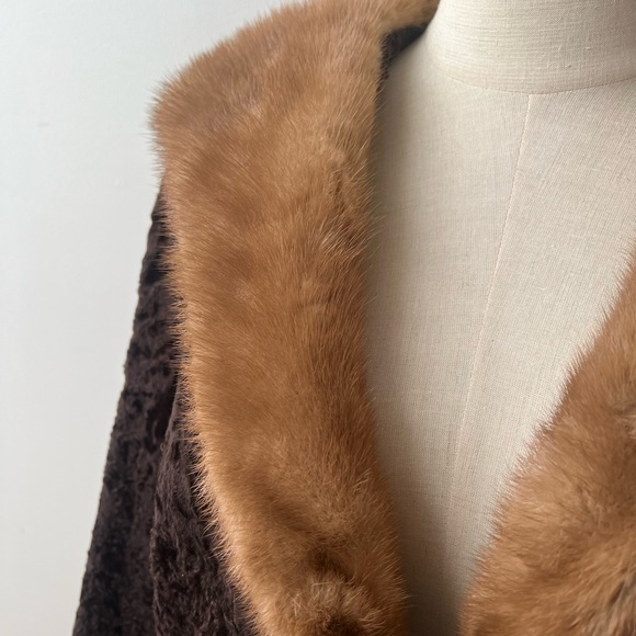 VINTAGE 1950’s Lord & Taylor Genuine Fur Curly Lamb Brown Short Coat Medium - Picture 2 of 12